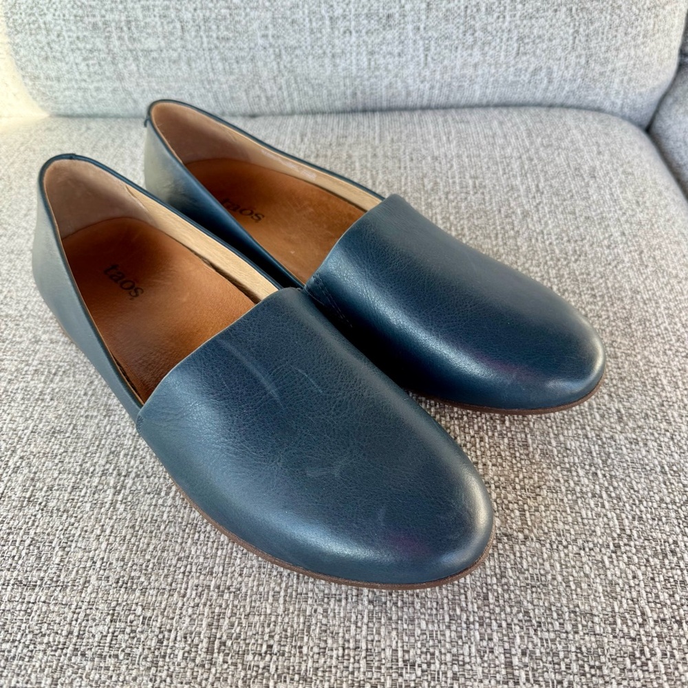 Dansko Larisa Blue Leather Flats  Loafers Size 40